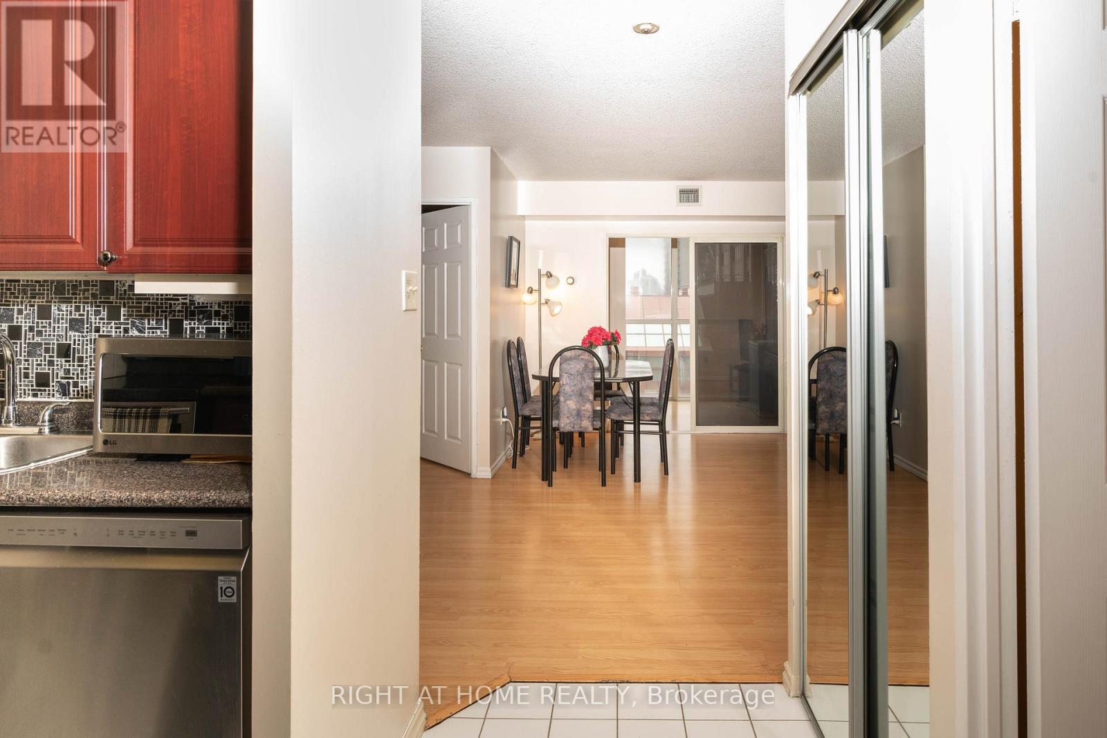 508 - 265 Enfield Place, Mississauga, Ontario  L5B 3Y7 - Photo 11 - W12983436