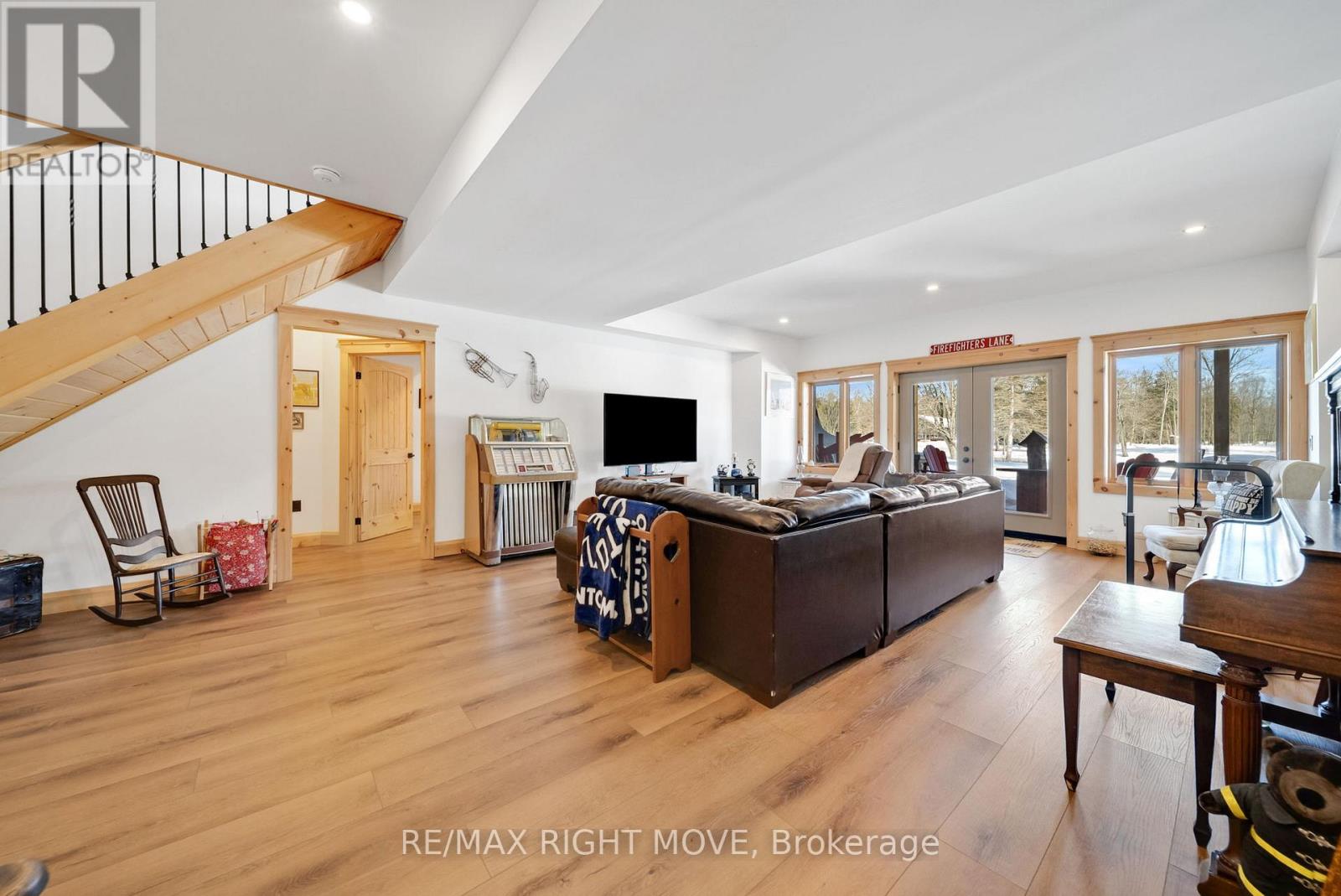 1935 Mcleod Drive, Severn, Ontario P0E 1N0 - Photo 31 - S12853464