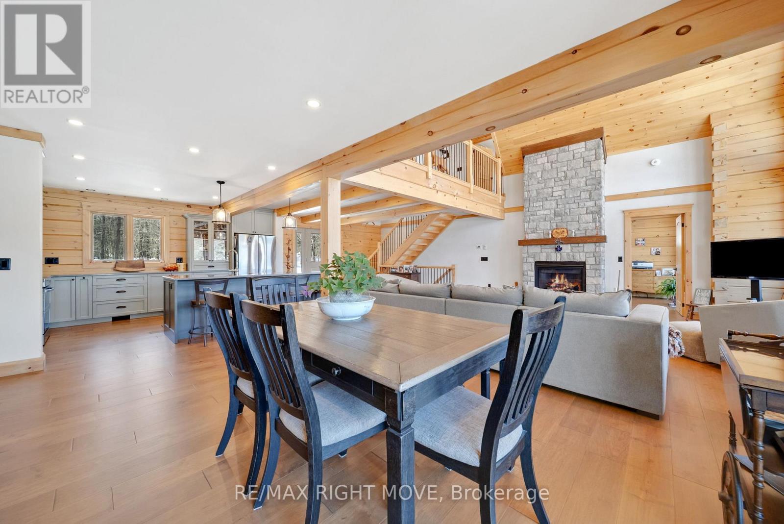 1935 Mcleod Drive, Severn, Ontario P0E 1N0 - Photo 11 - S12853464