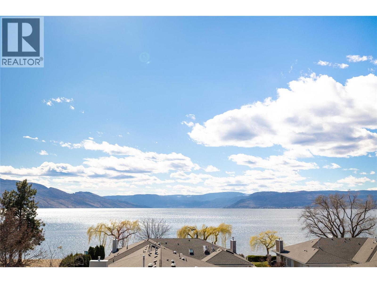 4004 Bluebird Road Unit# 305, Kelowna, British Columbia