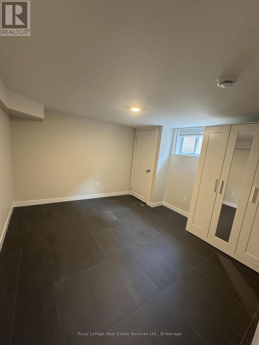 Lower Level - 40 Bond Street, Oakville, Ontario  L6K 1L7 - Photo 10 - W12983508