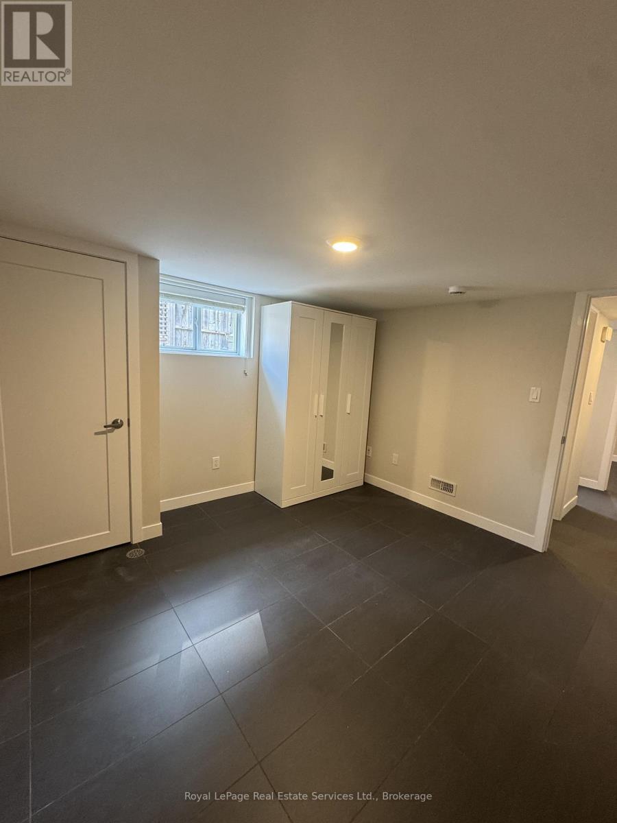 Lower Level - 40 Bond Street, Oakville, Ontario  L6K 1L7 - Photo 11 - W12983508