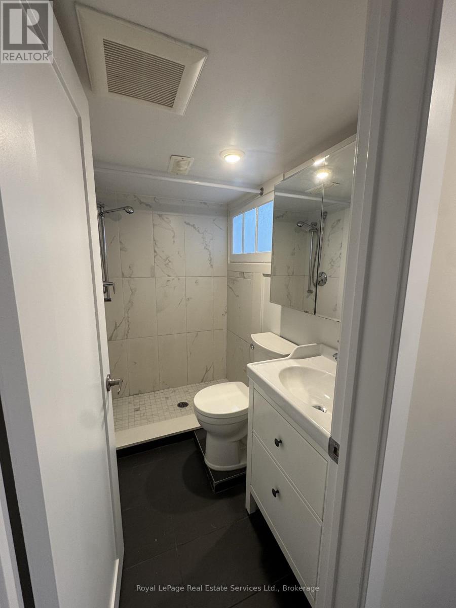 Lower Level - 40 Bond Street, Oakville, Ontario  L6K 1L7 - Photo 13 - W12983508