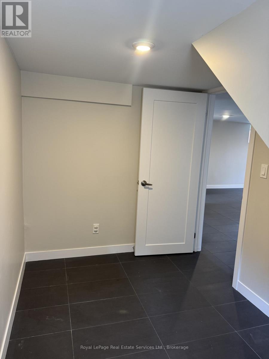 Lower Level - 40 Bond Street, Oakville, Ontario  L6K 1L7 - Photo 18 - W12983508