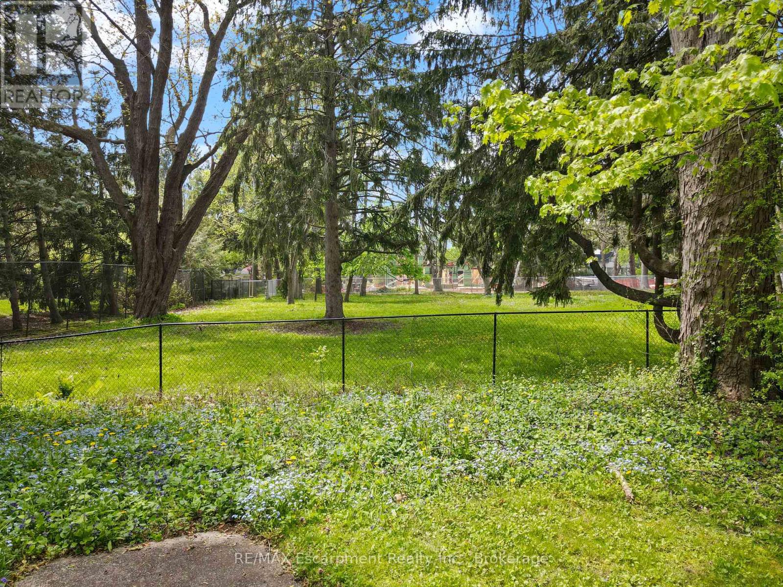 2322 Bennington Gate, Oakville, Ontario  L6J 6C2 - Photo 13 - W12983774