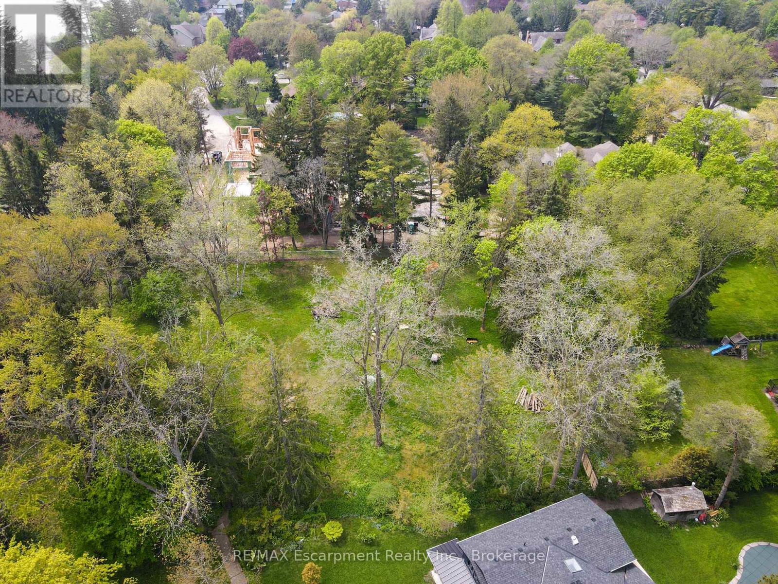 2322 Bennington Gate, Oakville, Ontario  L6J 6C2 - Photo 5 - W12983774