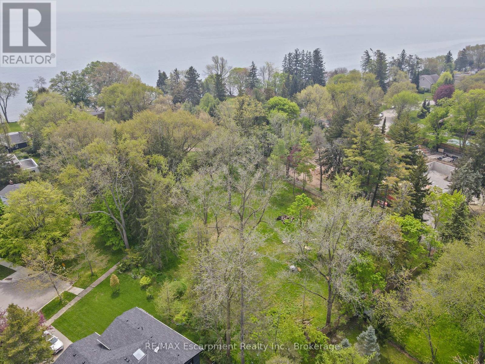 2322 Bennington Gate, Oakville, Ontario  L6J 6C2 - Photo 6 - W12983774
