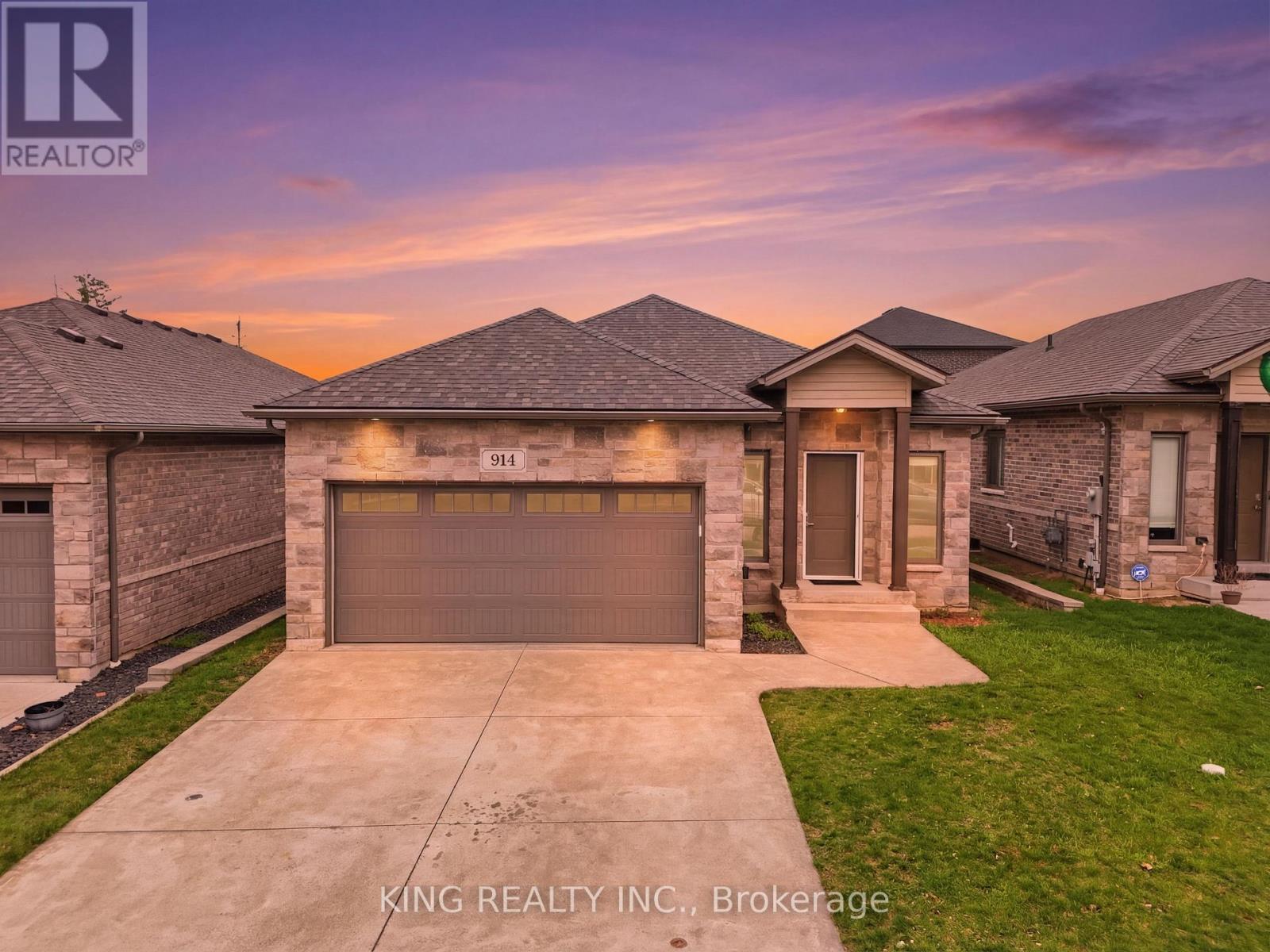 914 ELLROSE AVENUE, Windsor, Ontario