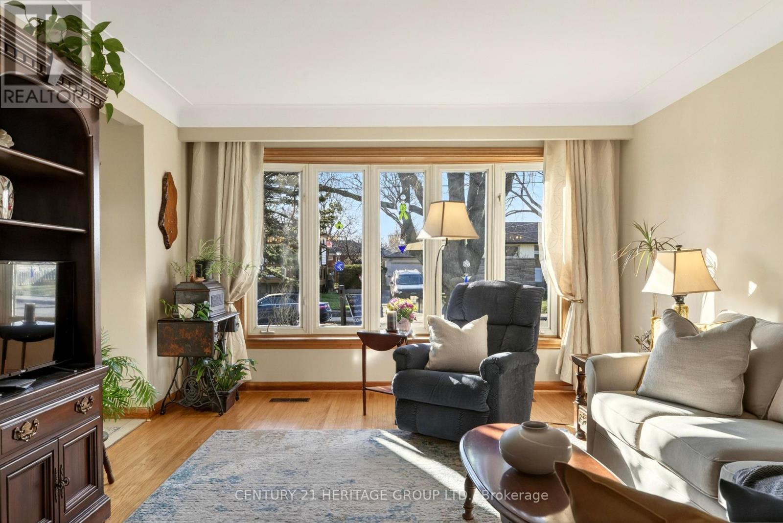 98 Cameo Avenue, Hamilton, Ontario  L8V 2H3 - Photo 7 - X12983406