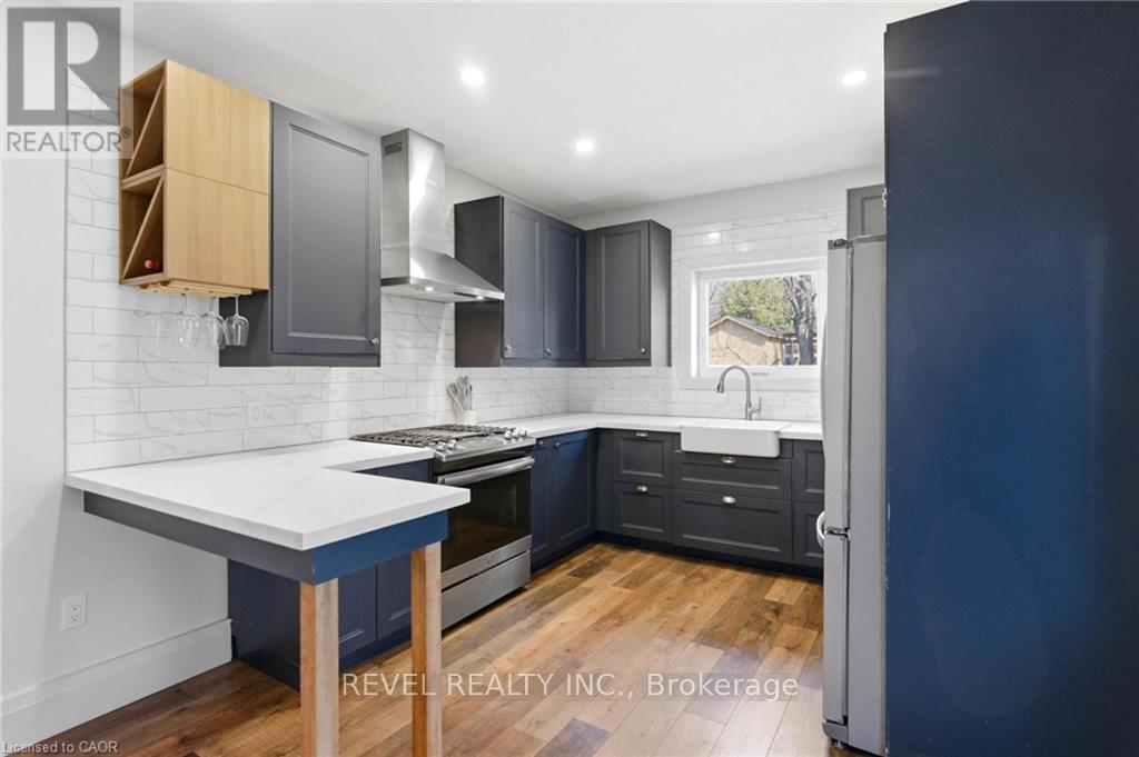 47 Wood Street E, Hamilton, Ontario  L8L 3Y2 - Photo 4 - X12983452