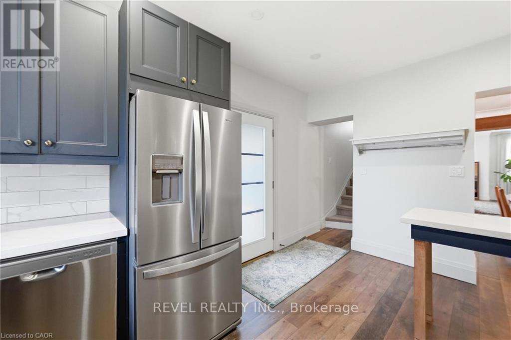 47 Wood Street E, Hamilton, Ontario  L8L 3Y2 - Photo 5 - X12983452