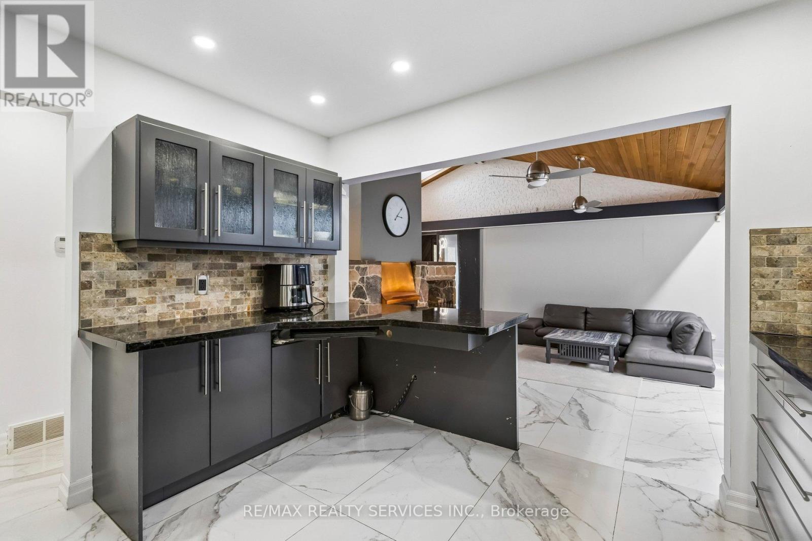 3 Chicopee Terrace, Kitchener, Ontario  N2A 1T2 - Photo 15 - X12983466