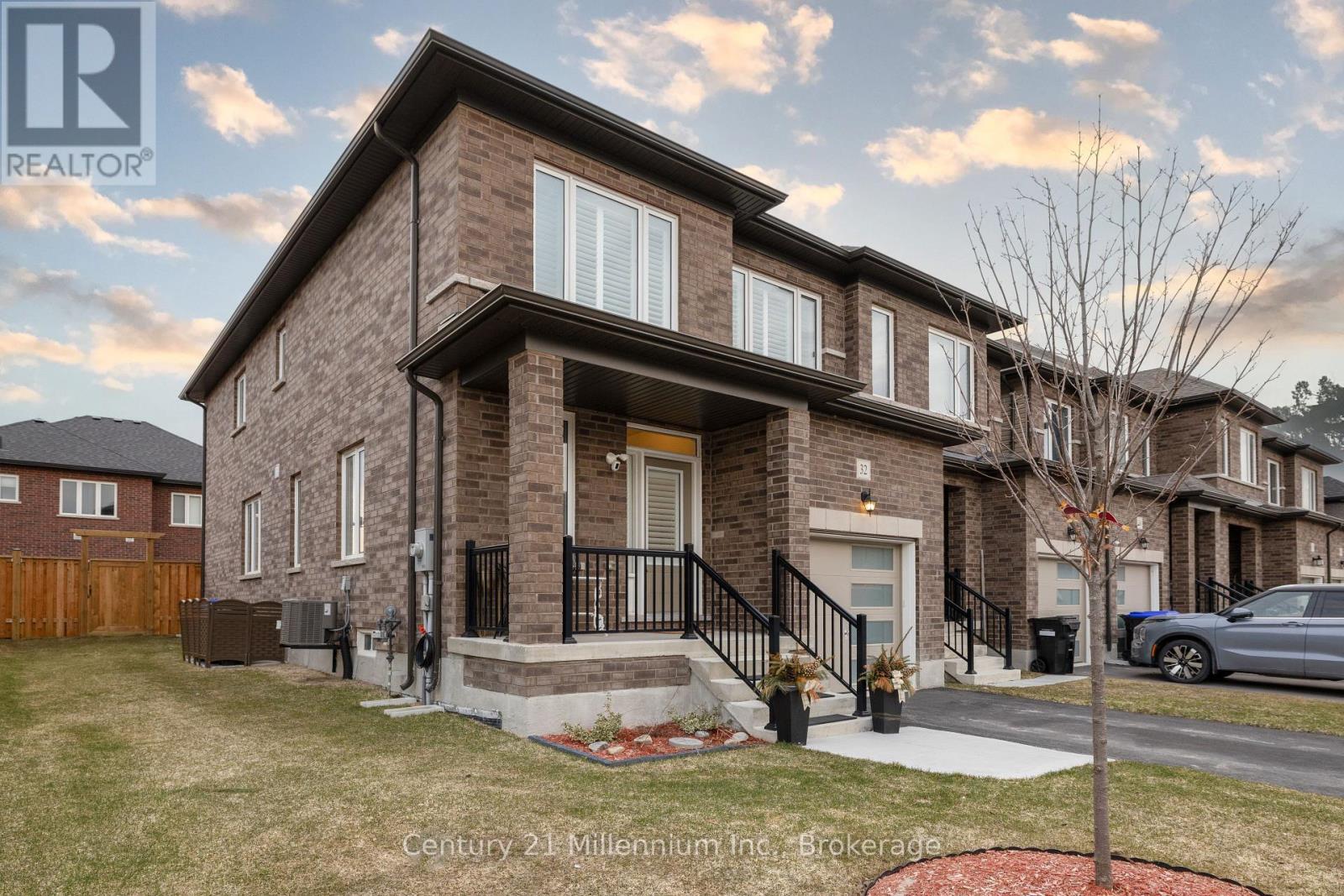 32 Autumn Drive, Wasaga Beach, Ontario L9Z 0K7 - Photo 3 - S12983736