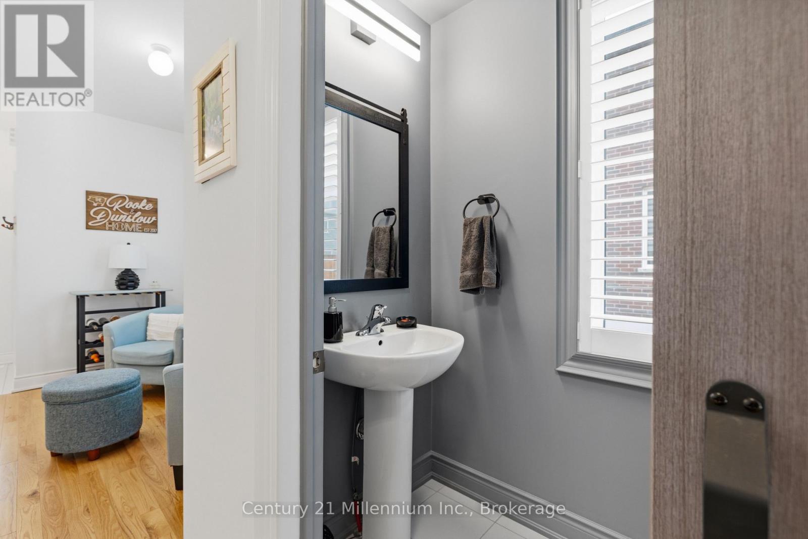 32 Autumn Drive, Wasaga Beach, Ontario L9Z 0K7 - Photo 9 - S12983736