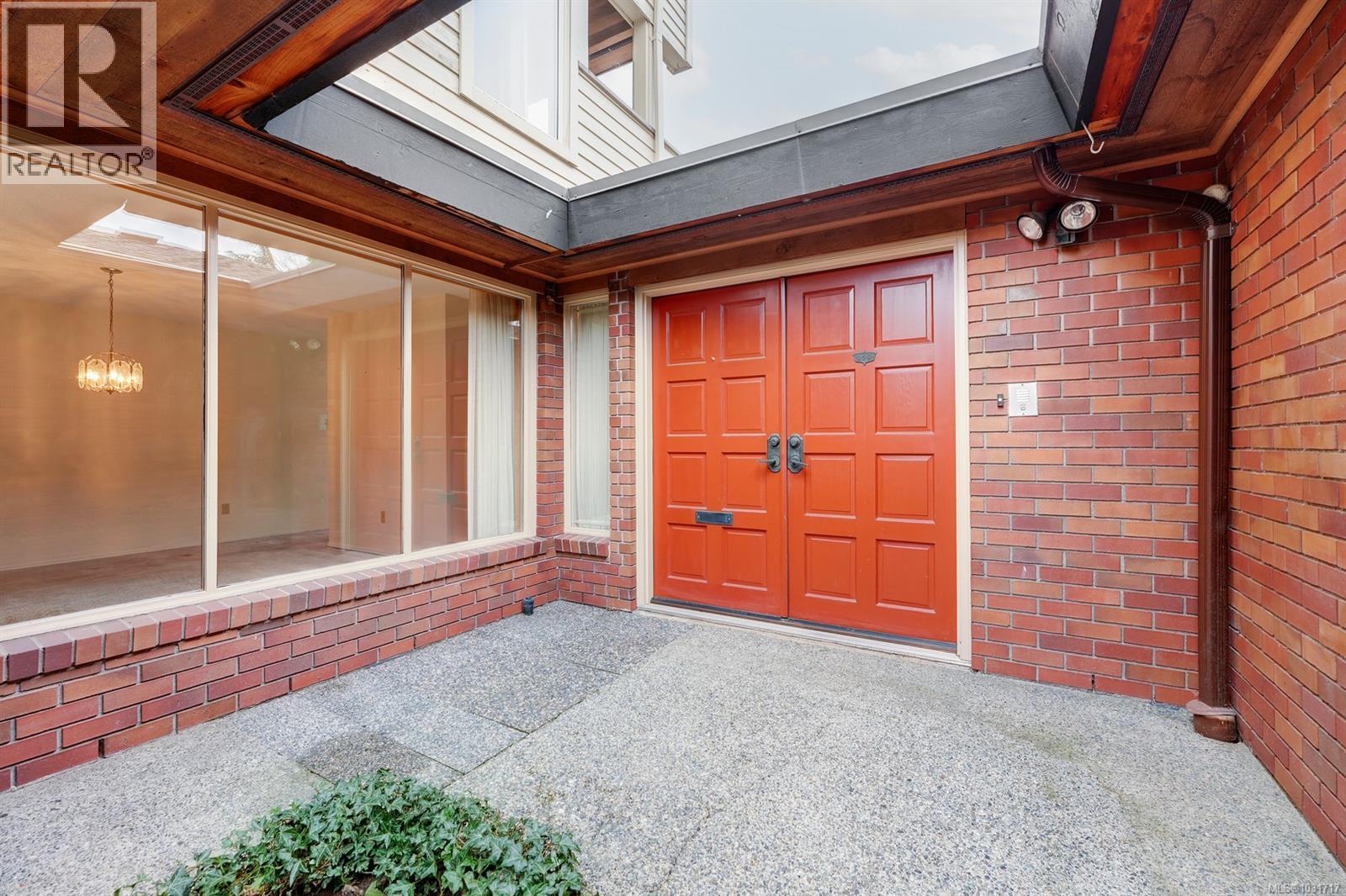 159 2345 Cedar Hill Cross Rd, Oak Bay, British Columbia