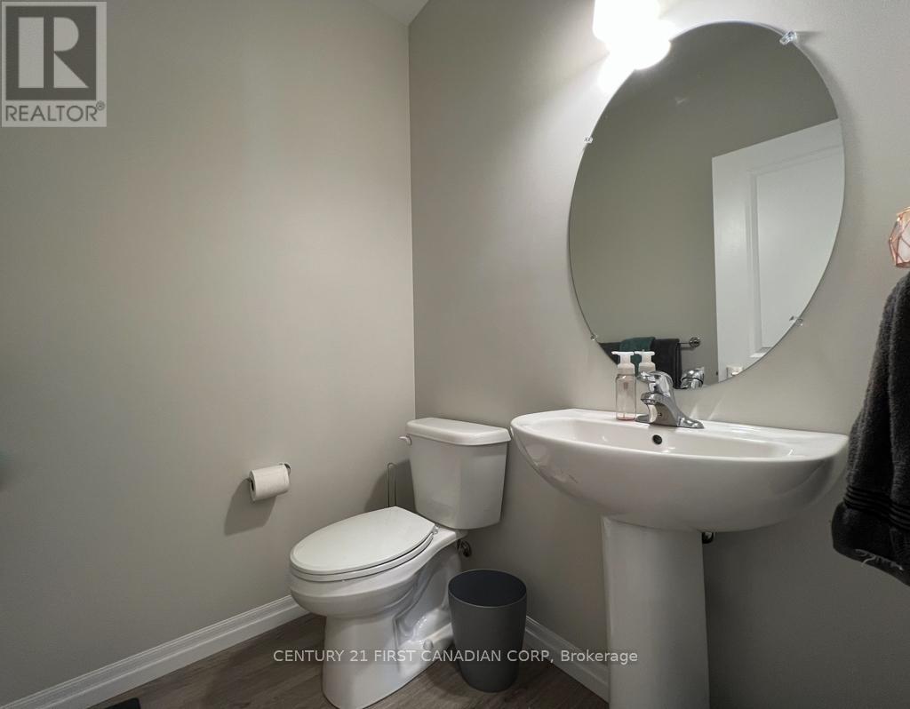 4 Sierra Street, Tillsonburg, Ontario  N4G 0J2 - Photo 7 - X12983648