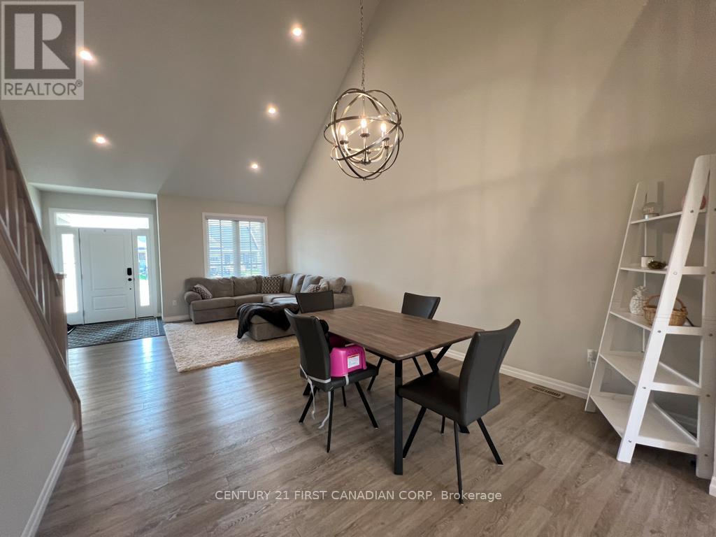 4 Sierra Street, Tillsonburg, Ontario  N4G 0J2 - Photo 8 - X12983648