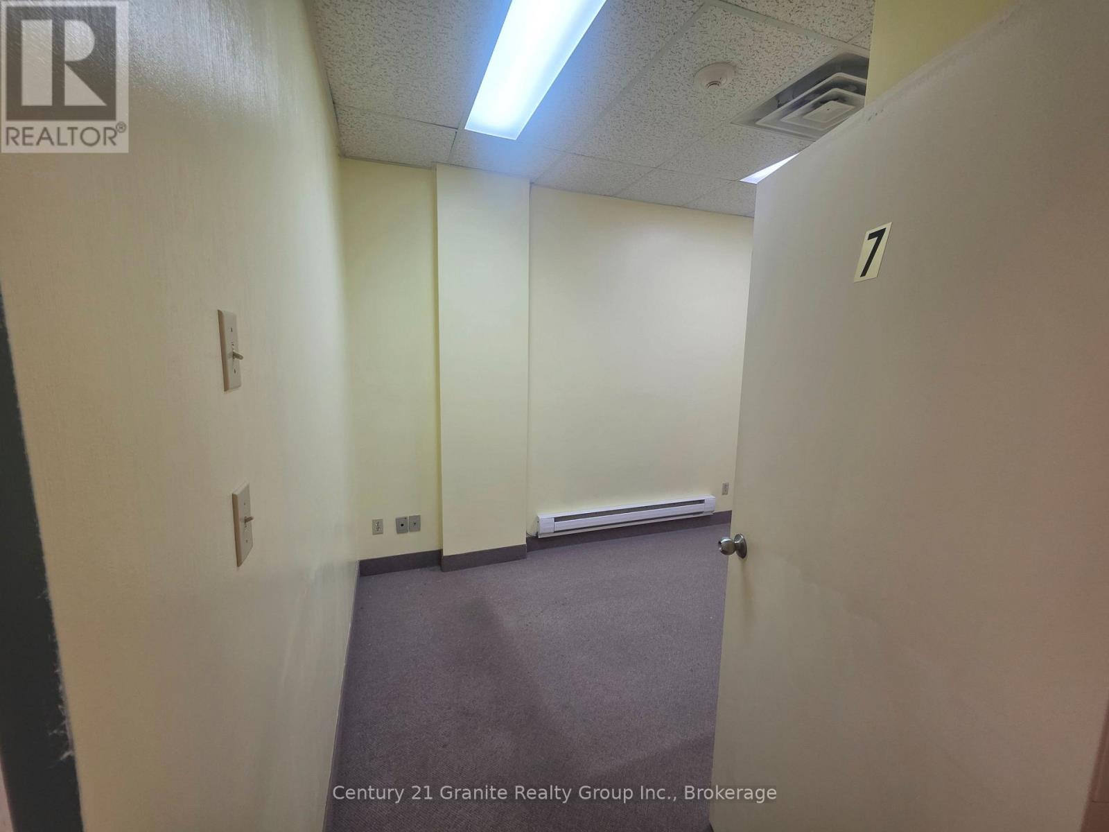 Room 7 - 50 York Street, Dysart Et Al, Ontario  K0M 1S0 - Photo 2 - X12983642