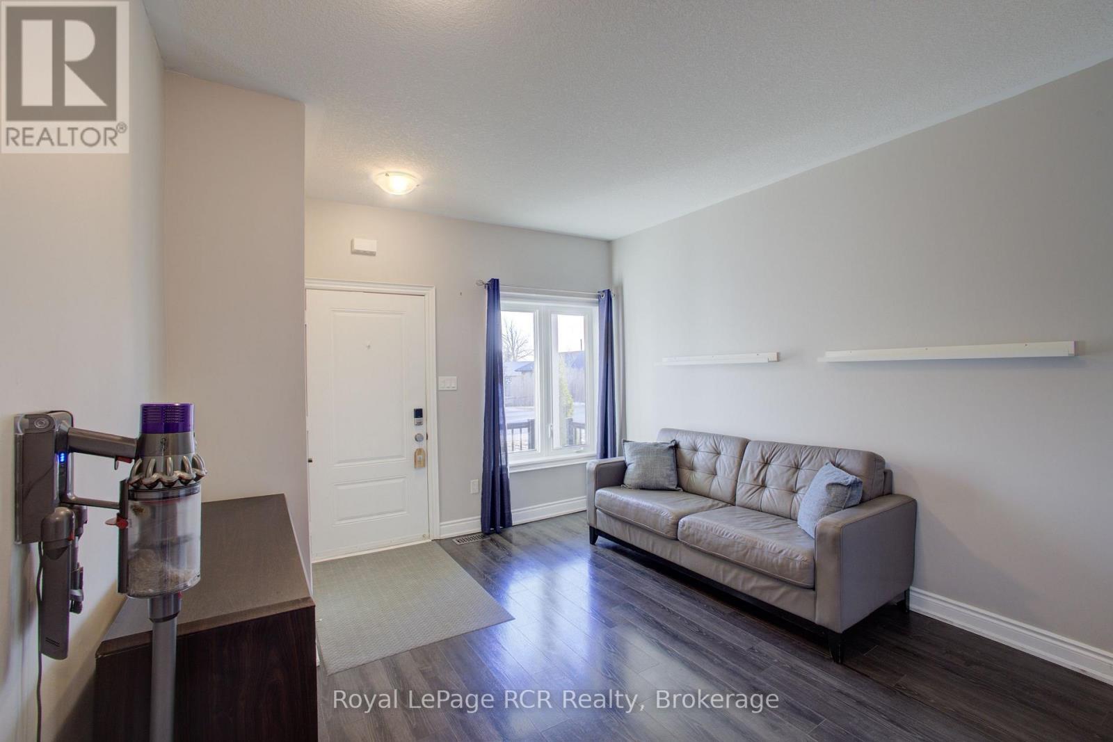 117 Berkshire Drive, Wellington North, Ontario N0G 1A0 - Photo 10 - X12983678