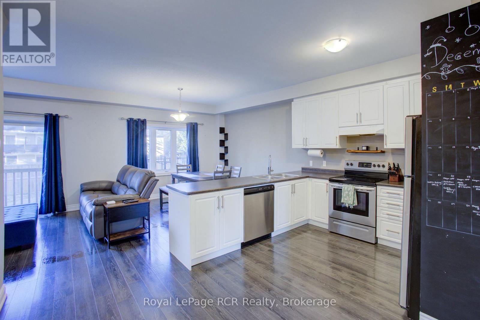 117 Berkshire Drive, Wellington North, Ontario N0G 1A0 - Photo 11 - X12983678