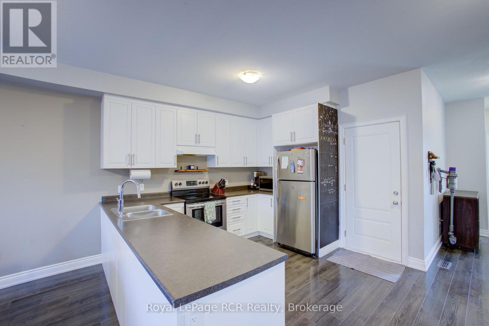 117 Berkshire Drive, Wellington North, Ontario N0G 1A0 - Photo 13 - X12983678