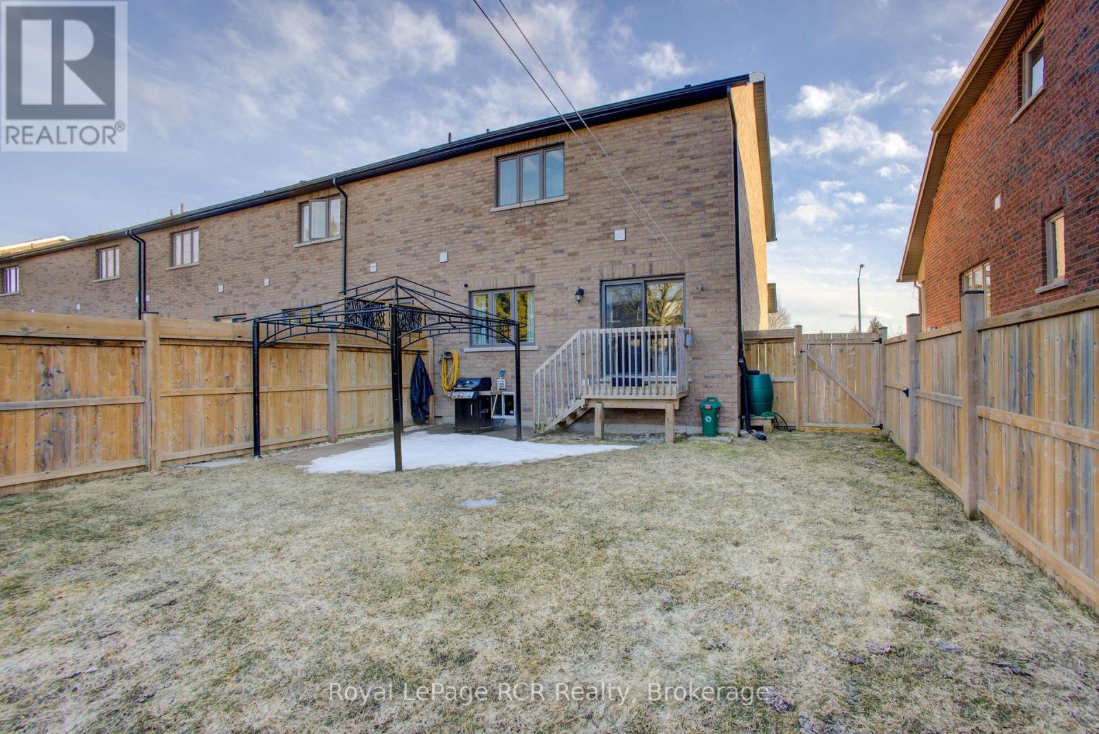 117 Berkshire Drive, Wellington North, Ontario N0G 1A0 - Photo 5 - X12983678