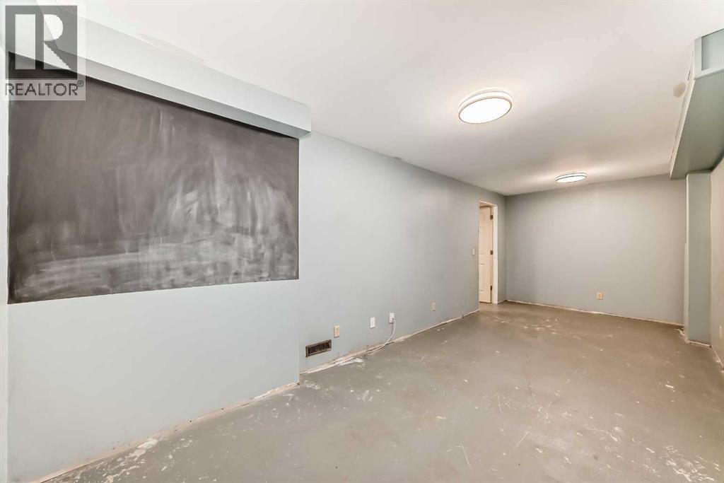 226 Coachway Lane SW, Calgary, Alberta  t3h 2v9 - Photo 22 - A2295630