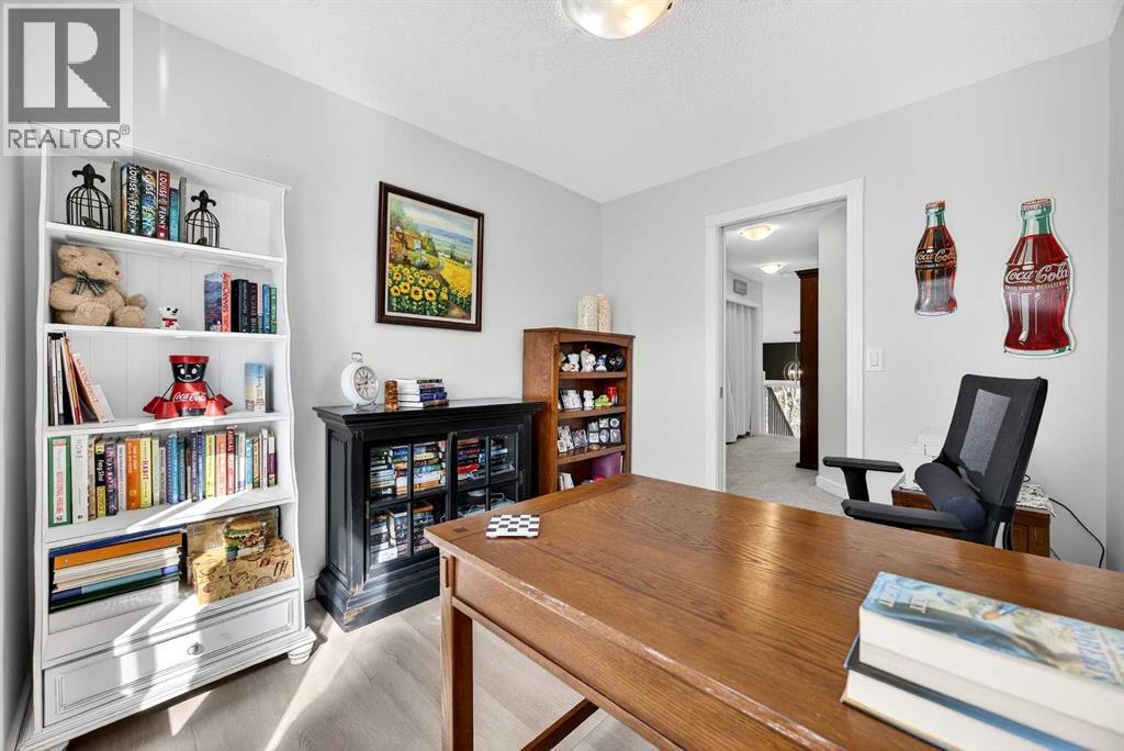 94 Candle Terrace SW, Calgary, Alberta  T2W 6G7 - Photo 33 - A2296042