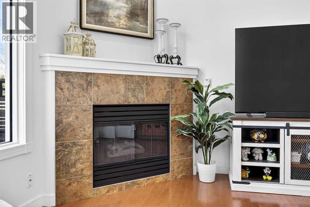 94 Candle Terrace SW, Calgary, Alberta  T2W 6G7 - Photo 10 - A2296042