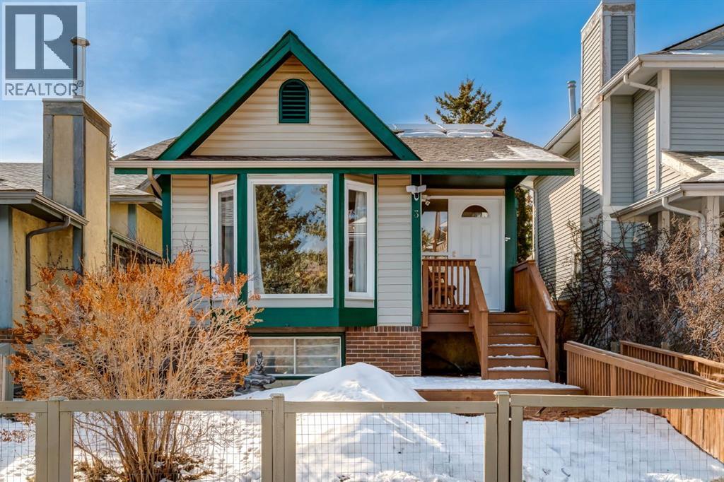 3 Woodglen Crescent Sw, Calgary, Alberta  T2W 4L1 - Photo 2 - A2296395