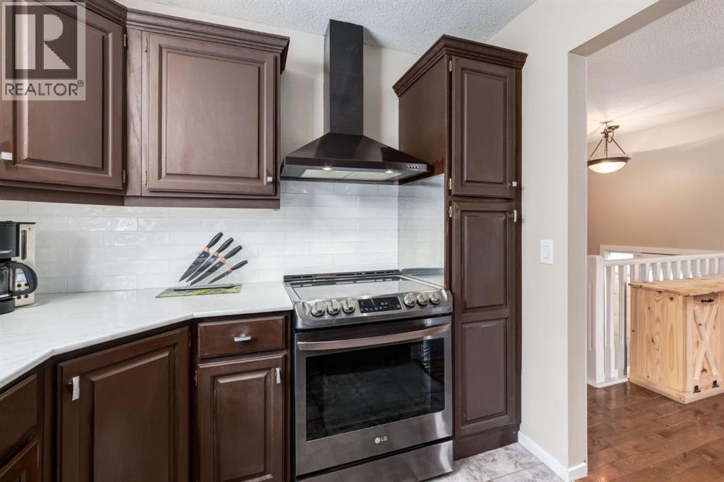 3 Woodglen Crescent Sw, Calgary, Alberta  T2W 4L1 - Photo 11 - A2296395