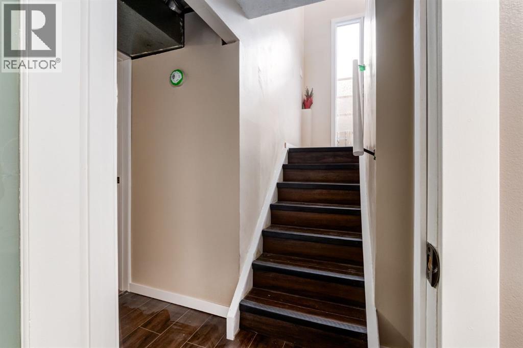 3 Woodglen Crescent Sw, Calgary, Alberta  T2W 4L1 - Photo 23 - A2296395