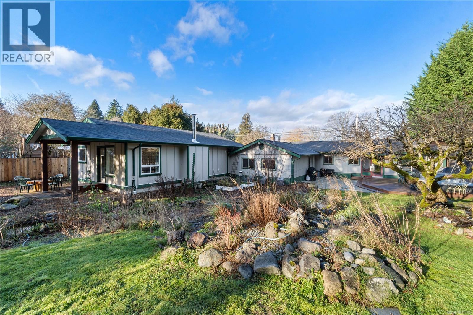 3872 Island Hwy W, Qualicum Beach, British Columbia