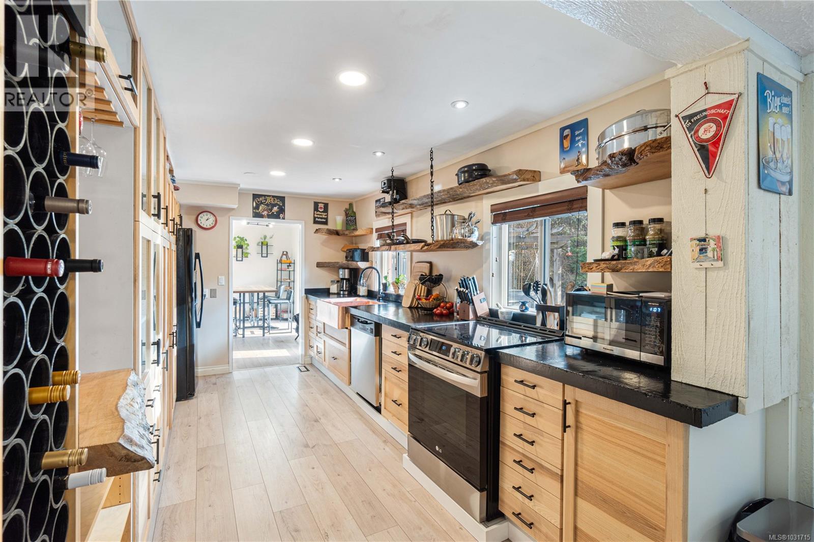 3872 Island Hwy W, Qualicum Beach, British Columbia  V9K 2G9 - Photo 17 - 1031715