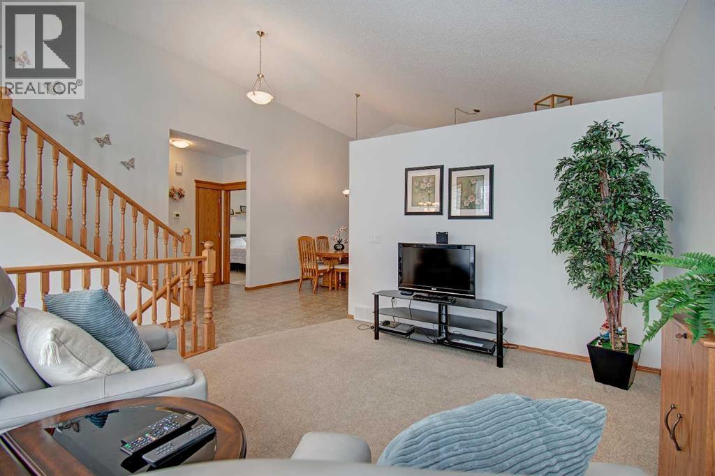 49 Thornfield Close SE, Airdrie, Alberta  T4A 2K7 - Photo 5 - A2298354