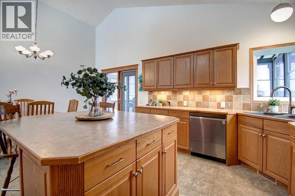 49 Thornfield Close SE, Airdrie, Alberta  T4A 2K7 - Photo 13 - A2298354