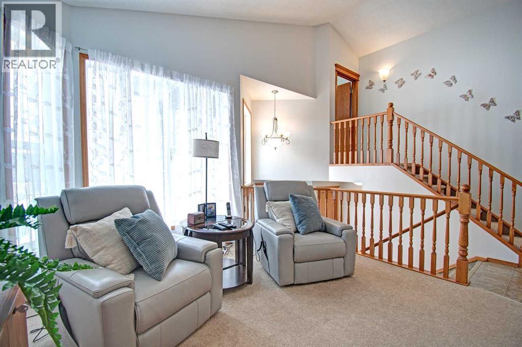 49 Thornfield Close SE, Airdrie, Alberta  T4A 2K7 - Photo 4 - A2298354