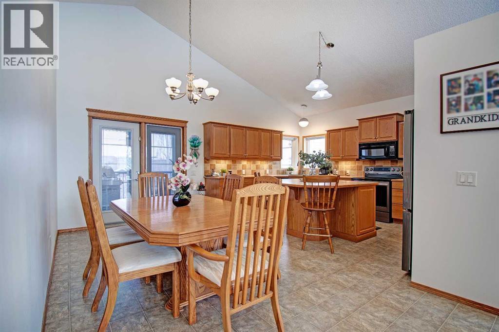 49 Thornfield Close SE, Airdrie, Alberta  T4A 2K7 - Photo 7 - A2298354