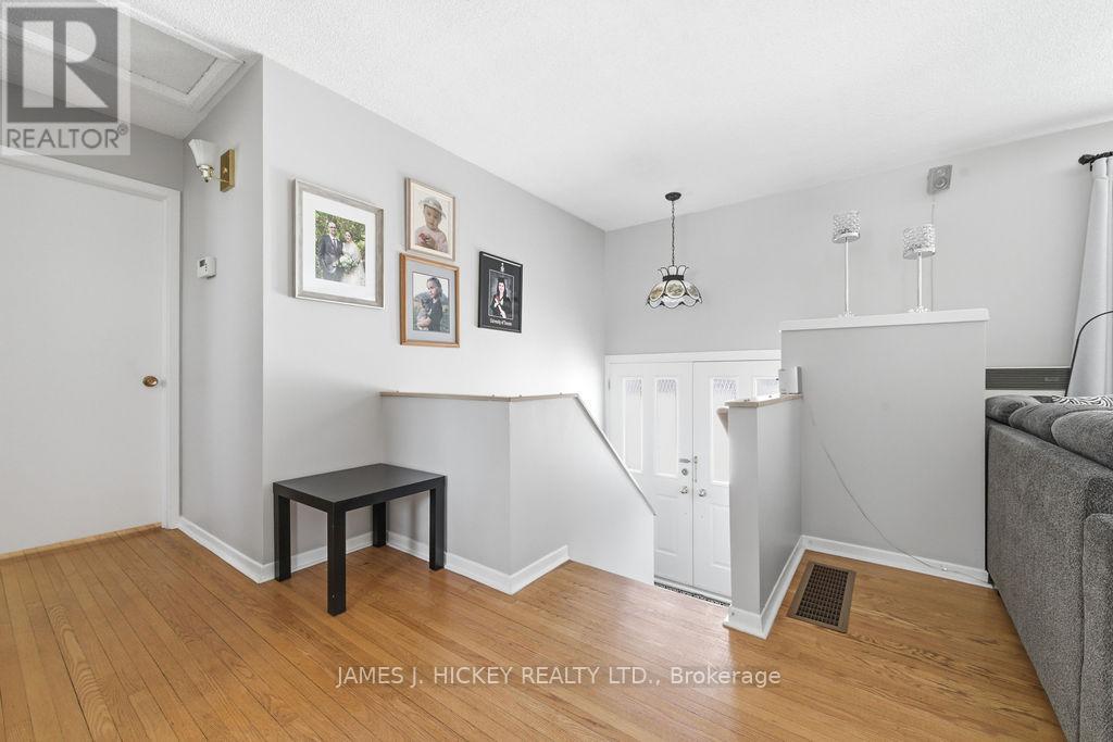 101 Frontenac Crescent, Deep River, Ontario  K0J 1P0 - Photo 10 - X12983754