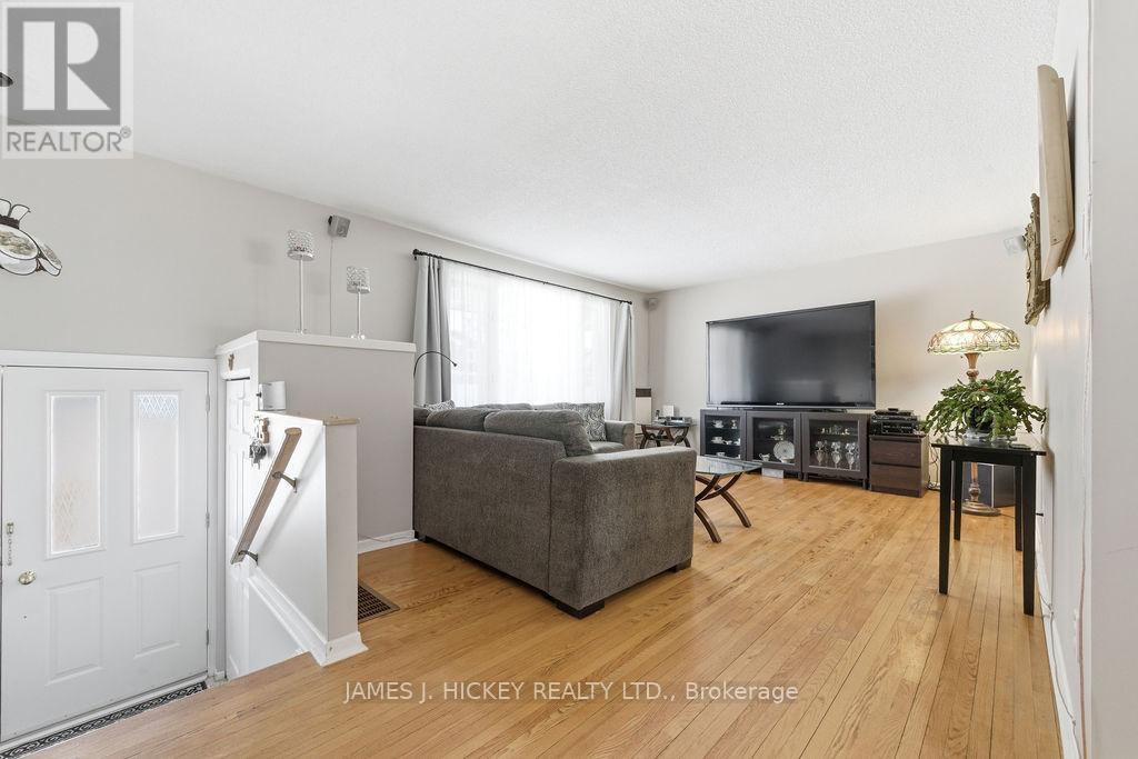 101 Frontenac Crescent, Deep River, Ontario  K0J 1P0 - Photo 14 - X12983754