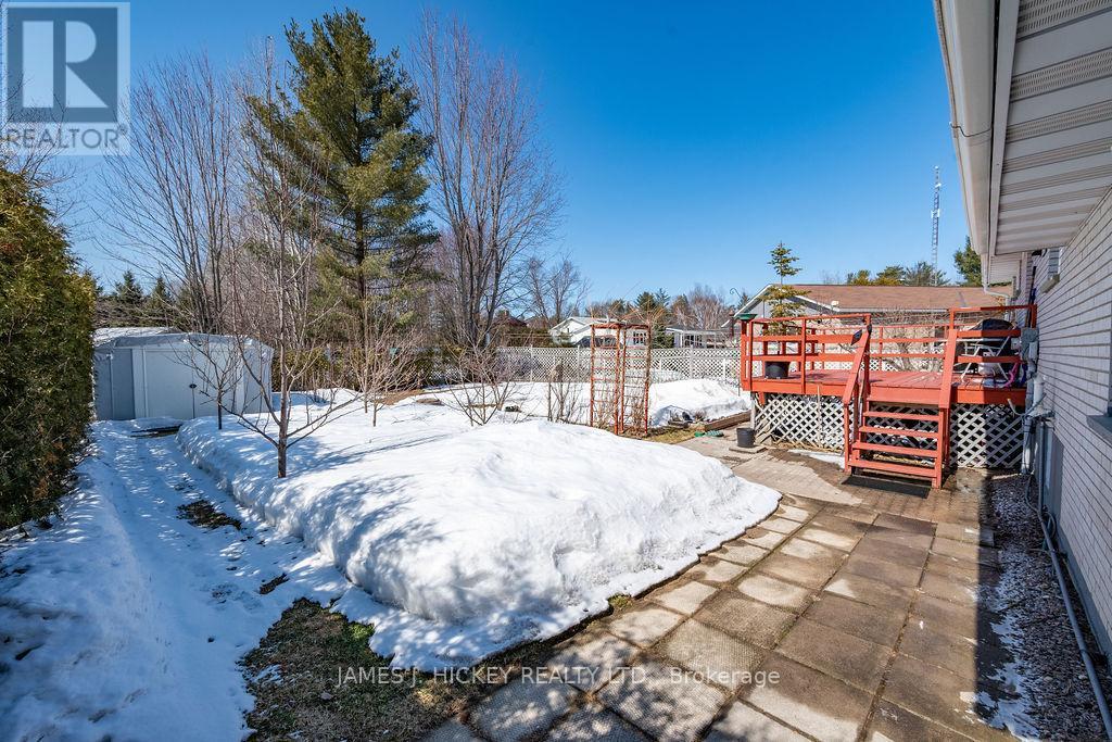 101 Frontenac Crescent, Deep River, Ontario  K0J 1P0 - Photo 35 - X12983754