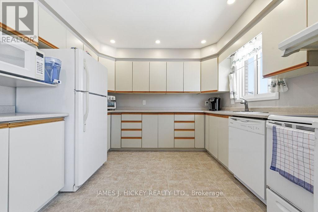 101 Frontenac Crescent, Deep River, Ontario  K0J 1P0 - Photo 4 - X12983754