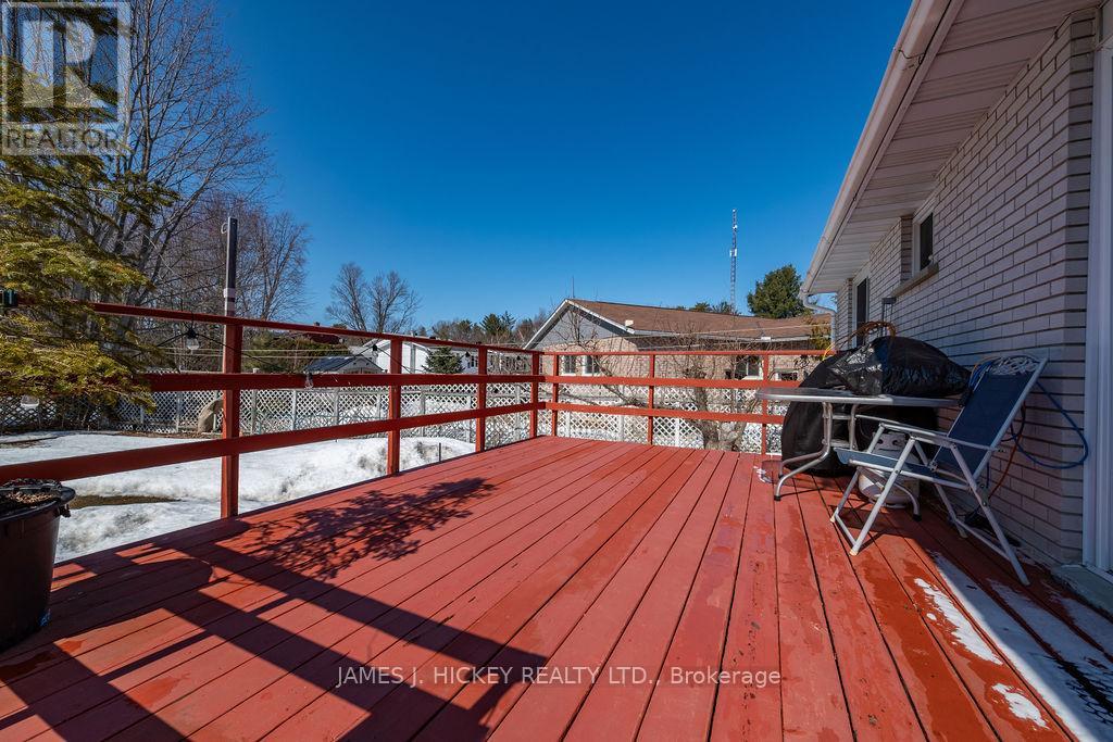 101 Frontenac Crescent, Deep River, Ontario  K0J 1P0 - Photo 40 - X12983754