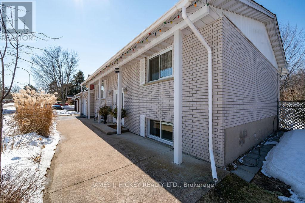 101 Frontenac Crescent, Deep River, Ontario  K0J 1P0 - Photo 43 - X12983754