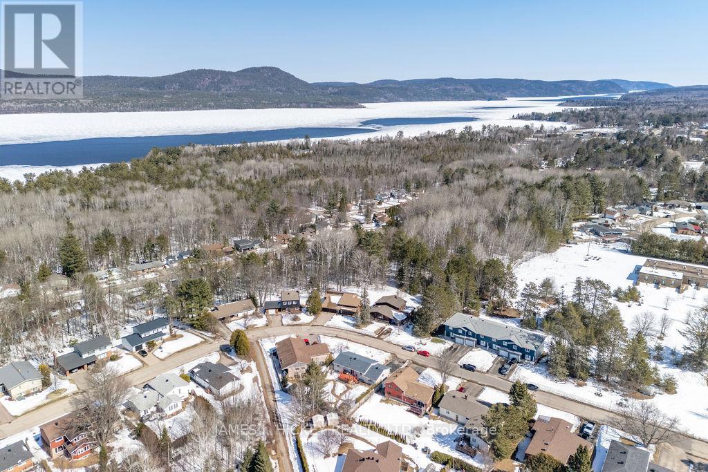 101 Frontenac Crescent, Deep River, Ontario  K0J 1P0 - Photo 49 - X12983754