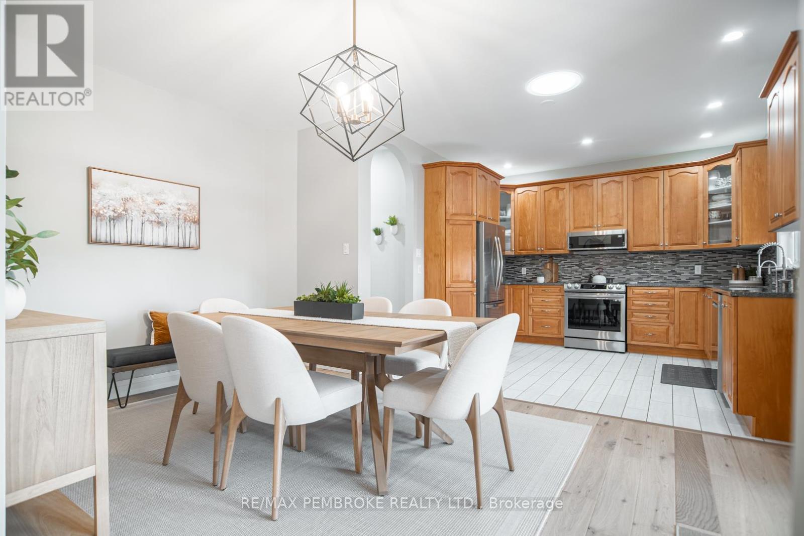 20 Mallard Street, Laurentian Valley, Ontario  K8A 8N9 - Photo 14 - X12983836