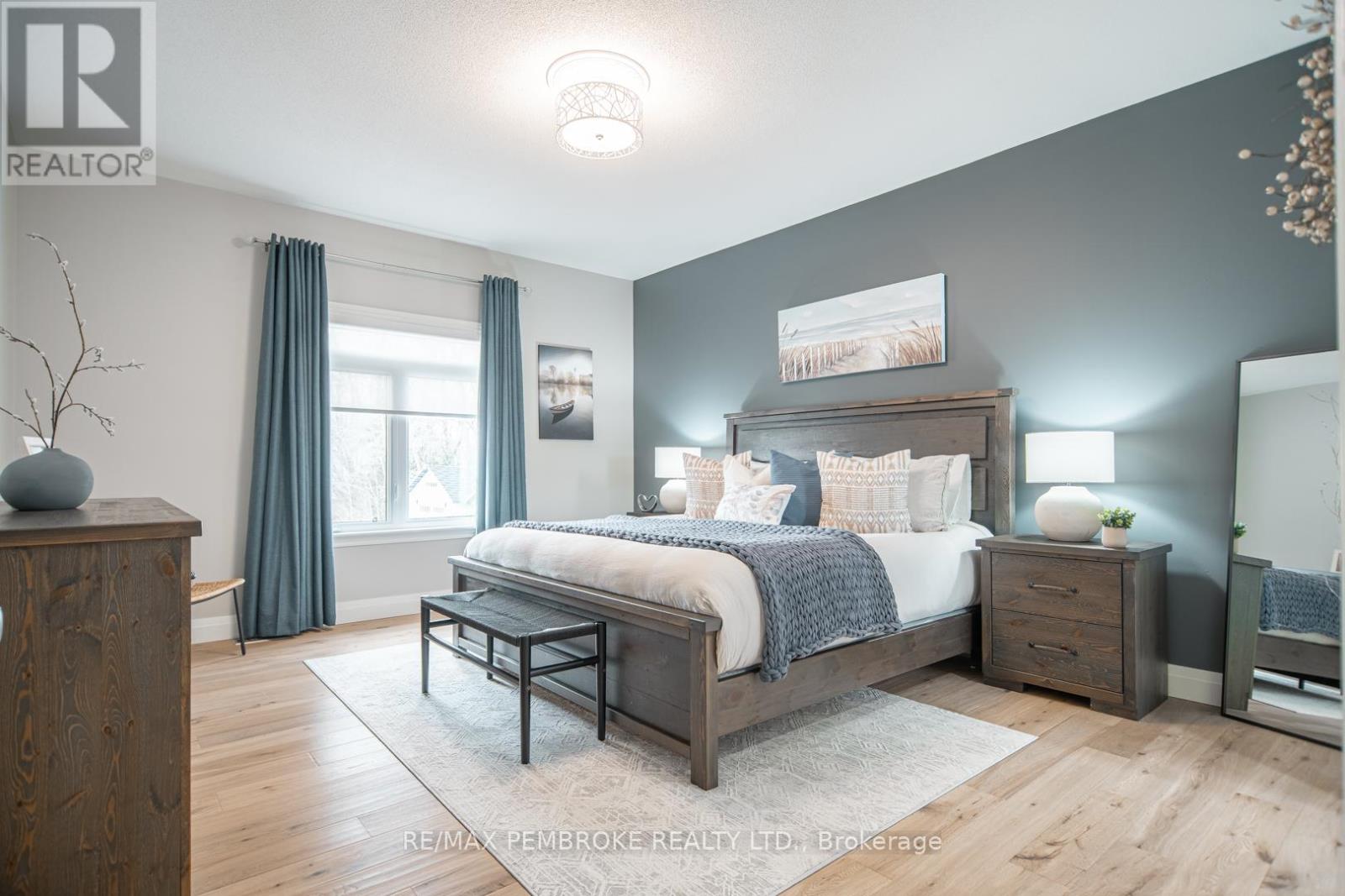 20 Mallard Street, Laurentian Valley, Ontario  K8A 8N9 - Photo 15 - X12983836