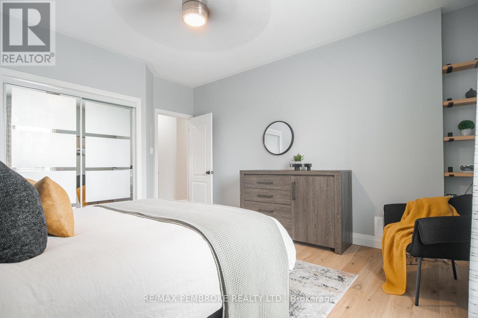 20 Mallard Street, Laurentian Valley, Ontario  K8A 8N9 - Photo 20 - X12983836