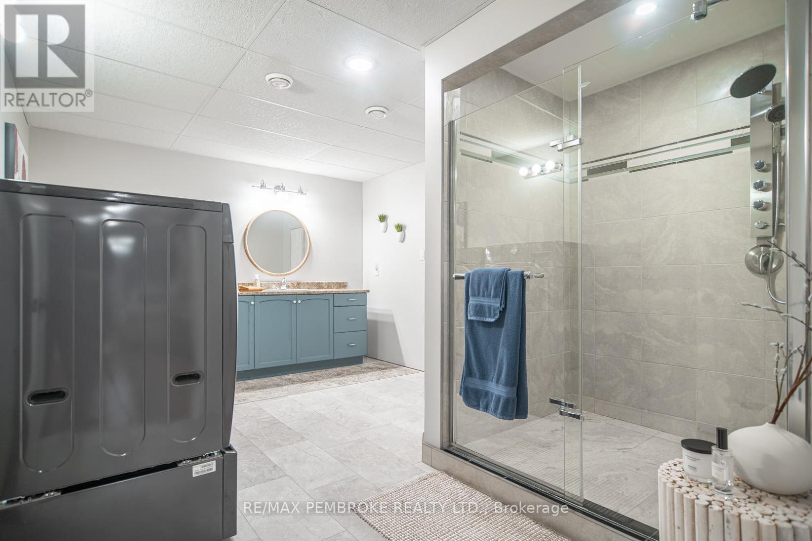 20 Mallard Street, Laurentian Valley, Ontario  K8A 8N9 - Photo 27 - X12983836