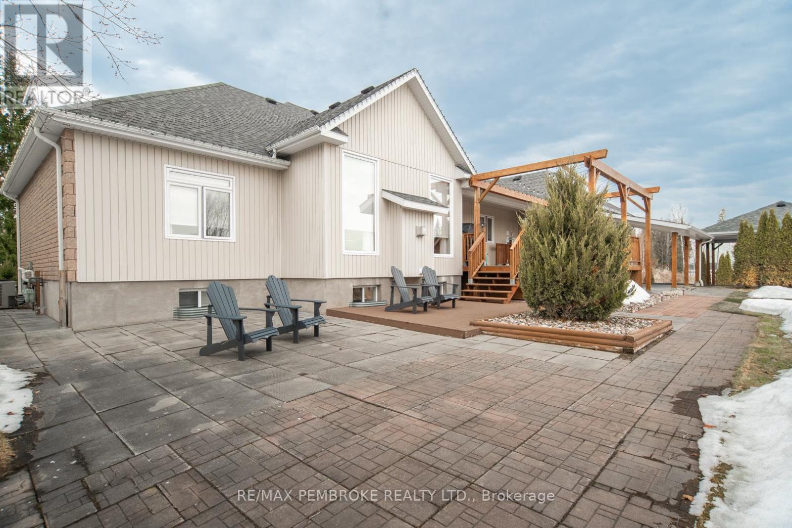 20 Mallard Street, Laurentian Valley, Ontario  K8A 8N9 - Photo 33 - X12983836